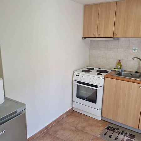Evi'S Touch 1 Apartment Poros Town ภายนอก รูปภาพ